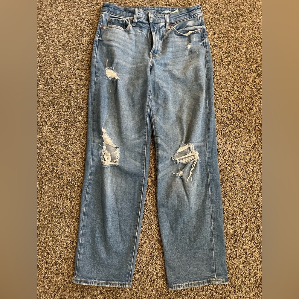 Slightly Ripped Loose Jeans